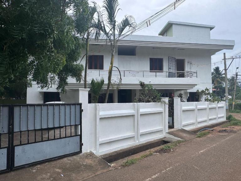 White Pearl Homes - Ferienwohnung Kuttālam