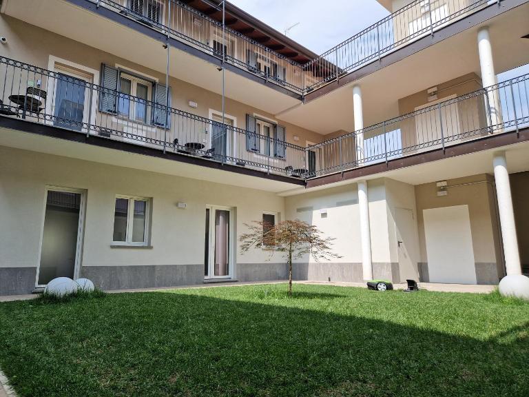 ANTICO GIARDINO - Elena - Bed and Breakfast Busto Arsizio
