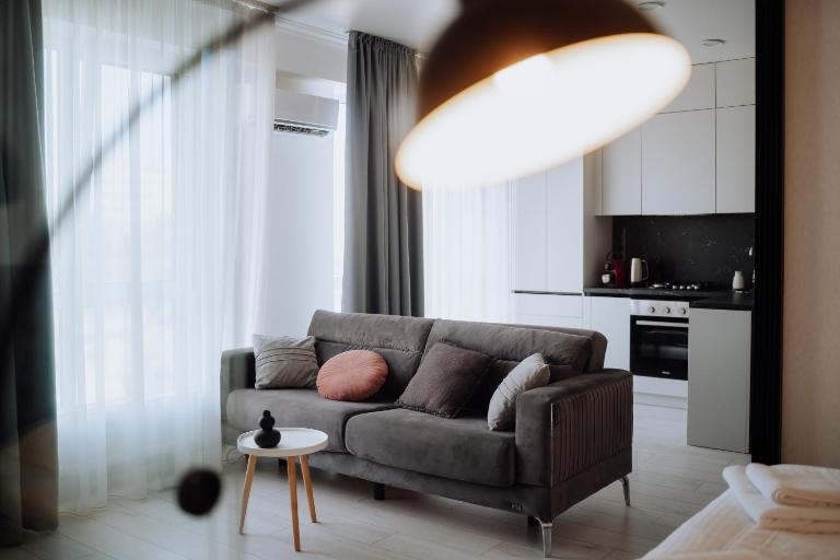 Stylish 1BR Next to Kaufland & McDonald's - Chambres d'hôtes Chişinău