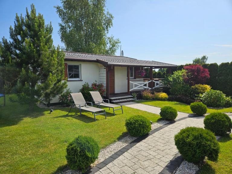 Domek letniskowy z basenem - B&B Kołczewo