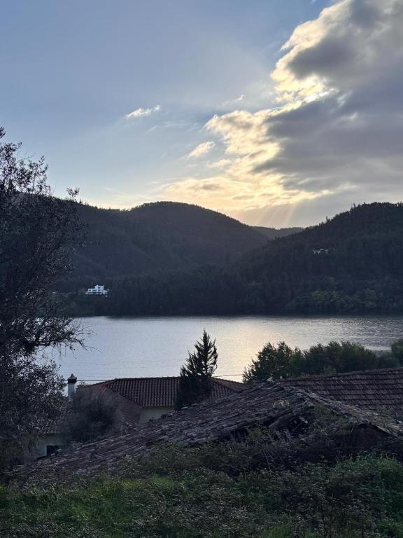 New Flat with View over the River Zezere - Chambres d'hôtes Casalinho de Santana