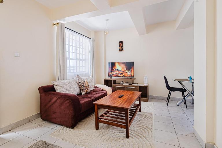 Nomi's Nook1 B-room rental unit free parking in Nakuru CBD - B&B Nakuru