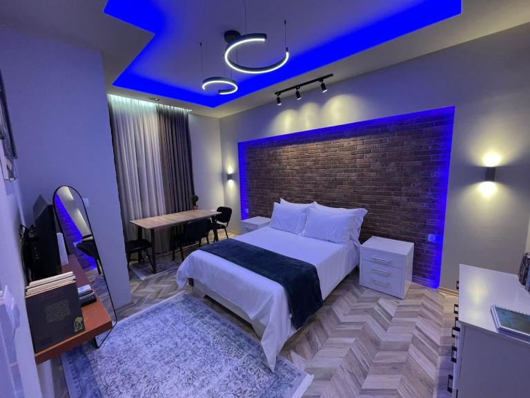 Urban Luxe Retreat- Pogradec - B&B Pogradec