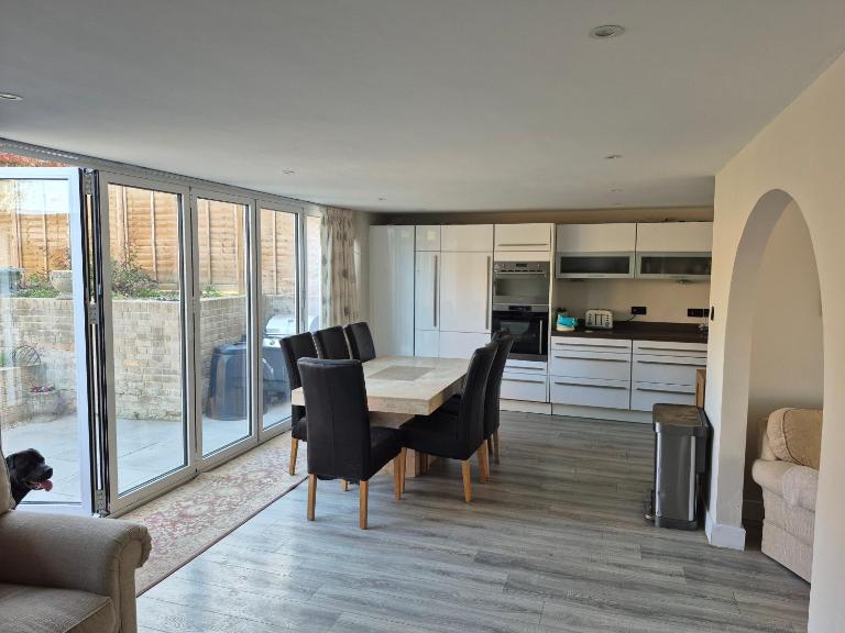3 Bay Tree Close - B&B Loudwater