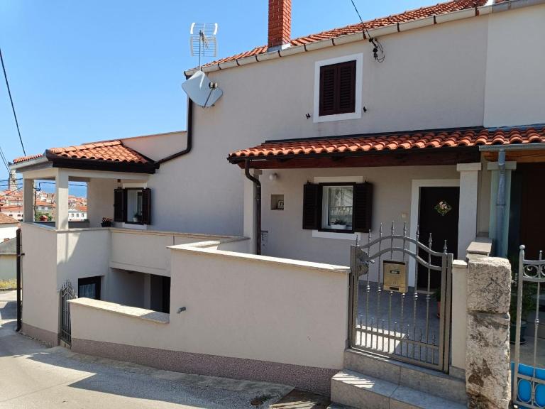 Apartment Andrija - Ferienwohnung Vrbnik