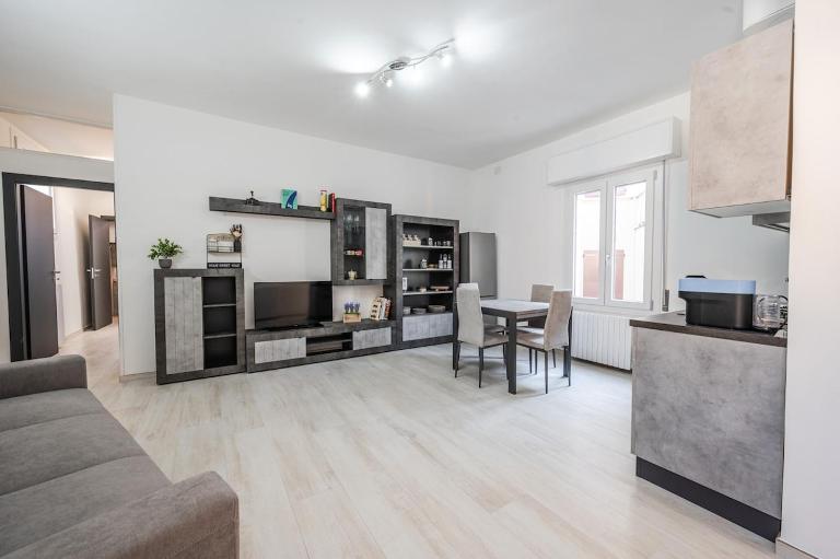 Smart Life House in the heart of Modena - Ferienwohnung Modena