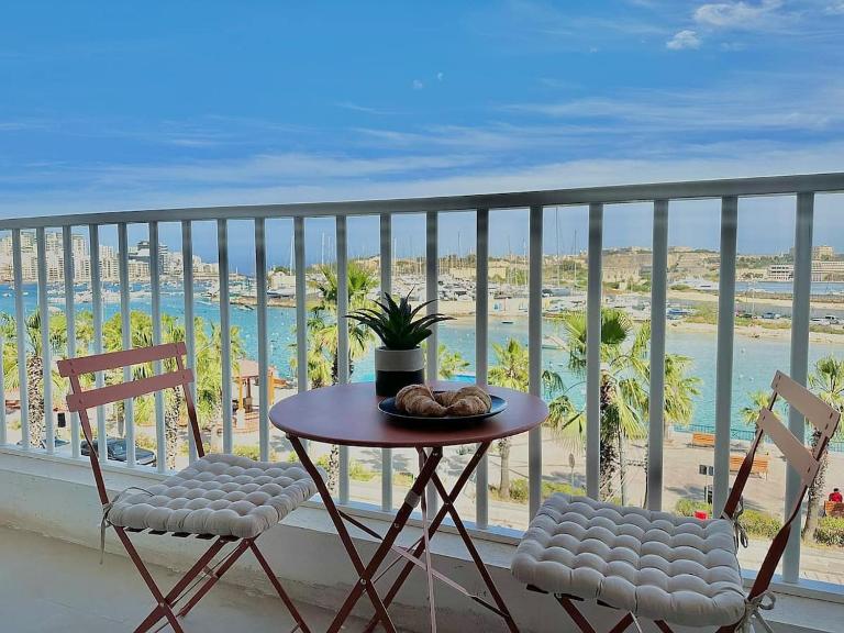 Valletta and Sea Views Super Location - Ferienwohnung Gzira