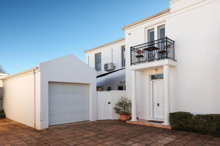 Elegant Englehardt Villa - B&B Albury