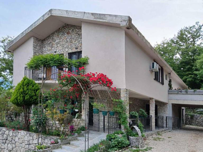 Dado - Ferienwohnung Virpazar