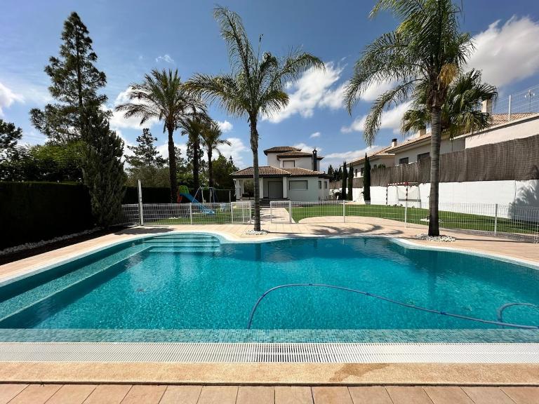 Casa Palmeras Golf Piscina y jardin privado BBQ - B&B Algueña