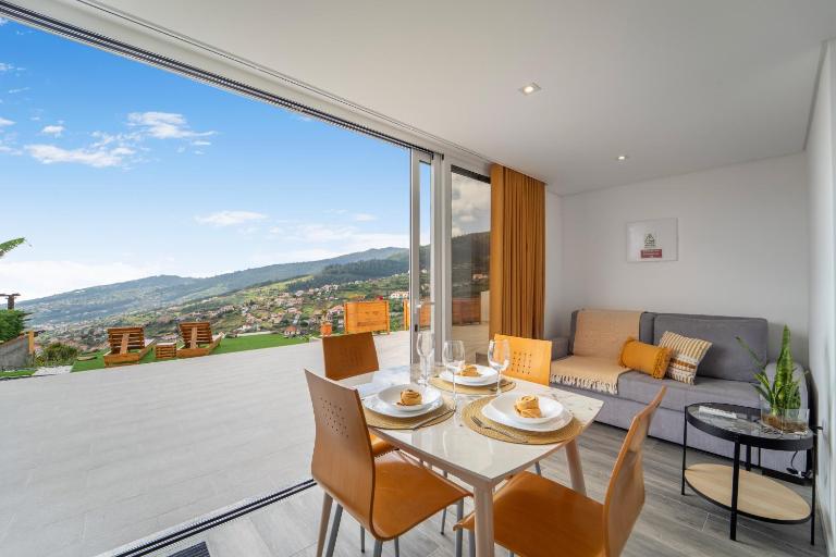 Brand new private modern apartment with Patio and Sea View - B&B Calheta