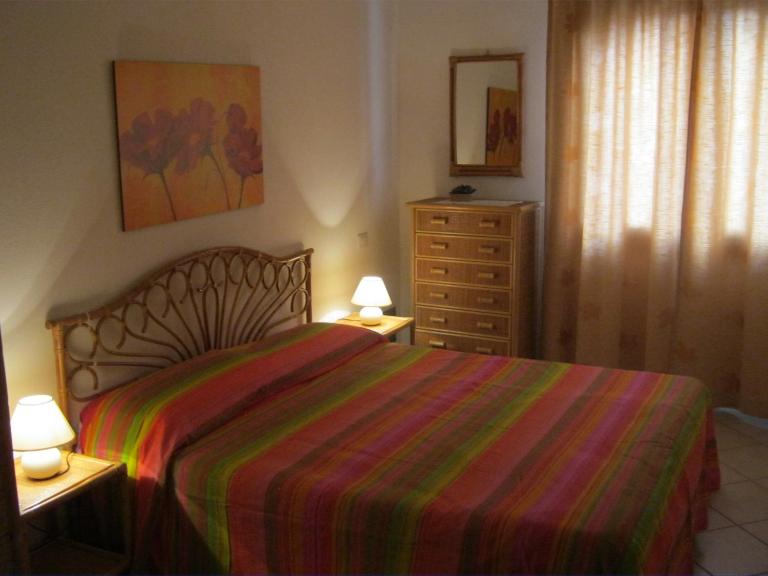Appartamento VERDE a Santa Teresa Gallura con POSTO AUTO in GARAGE e con giardino - Ferienwohnung Santa Teresa Gallura