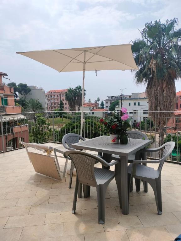 Mansardina a due passi dal mare - B&B Imperia