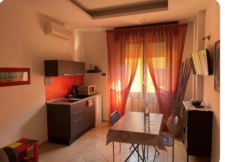 B&B LA Sara INDIRIZZO VIA SERAFINO CALINDRI N 1 - B&B Bologna