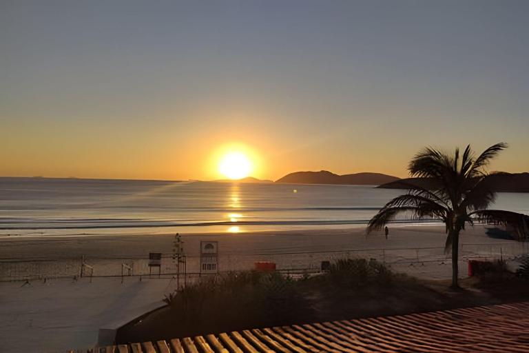 Flat 1A Vista panorâmica Mar com Piscina e wi-fi - B&B Cabo Frio