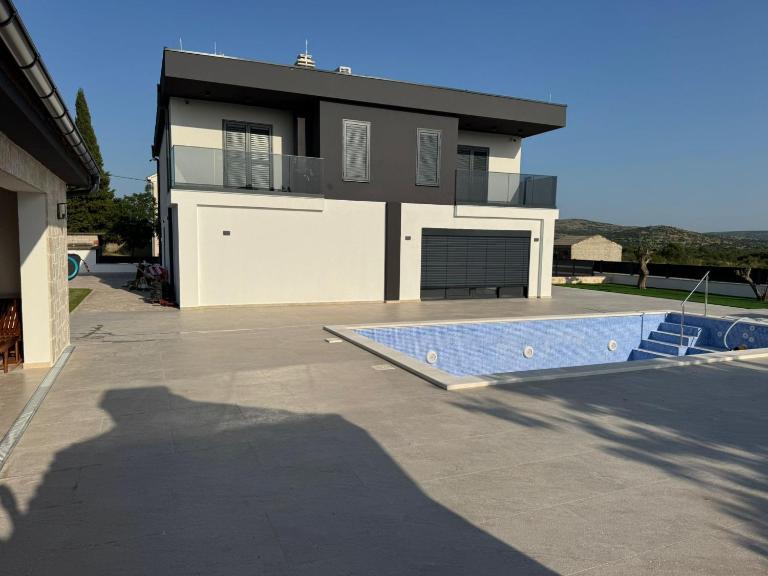 Villa Karla Šibenik - B&B Konjevrate