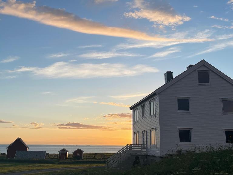 Beach apartment with unique view - B&B Ervik