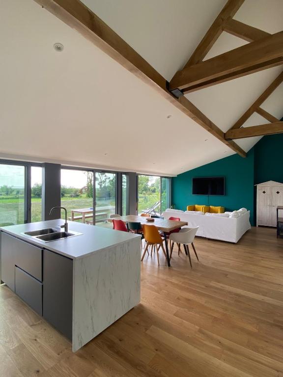 Appartement 8 personnes, splendide vue - B&B Genêts