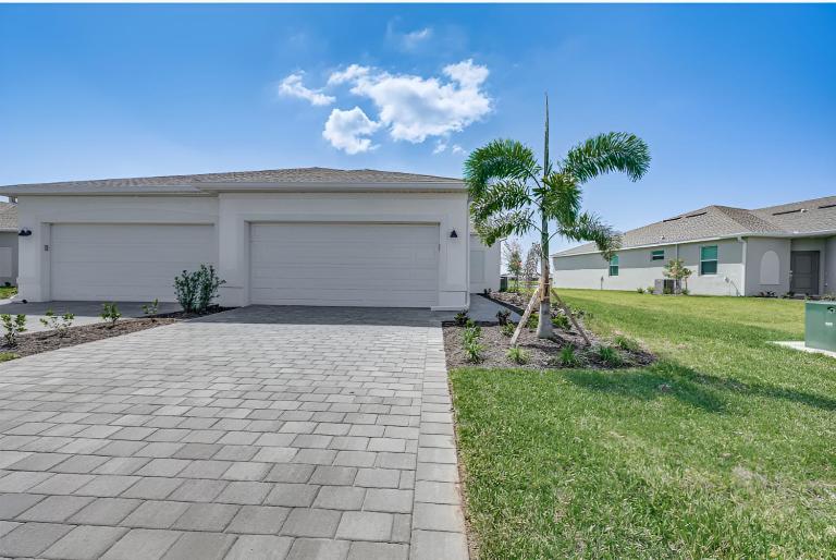 Beautiful 3 bed 2 bath pool & lake view 10 min from beaches - B&B Englewood