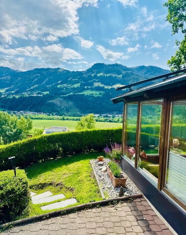 LITTLE HIDEAWAY zillertal - private Sauna, Kamin & Bergpanorama - B&B Hart im Zillertal