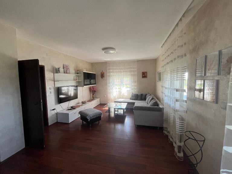 Apartman FM - Chambres d'hôtes Aranđelovac
