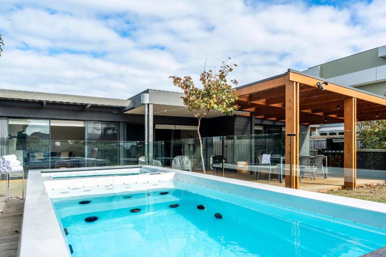 Ultimate Luxury family Home With Spa Pool - B&B Torquay