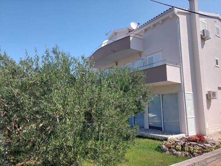 Apartments Kodzoman - Ferienwohnung Brodarica