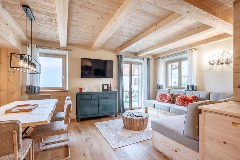 Brand new large 4 bedroom in great location - B&B Cortina d'Ampezzo