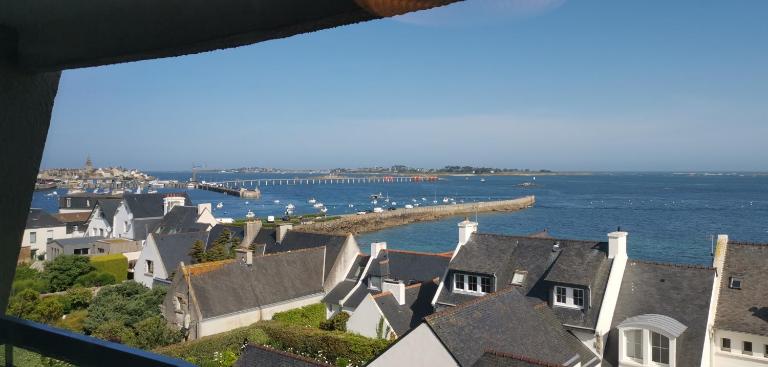 T1 vue mer roscoff et île de Batz, 2 min à pied de la plage, - B&B Roscoff