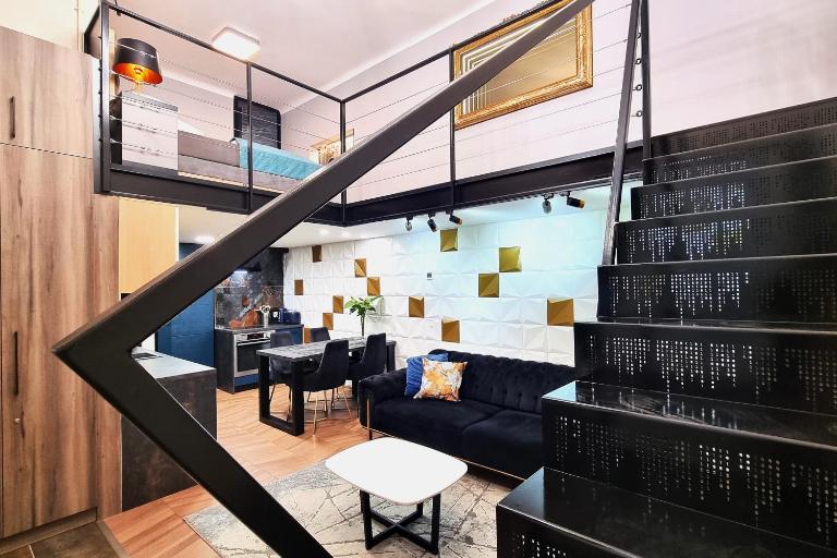 Goldcentral Apartment NEOcity B6 - next to New York Cafe - B&B Budapest