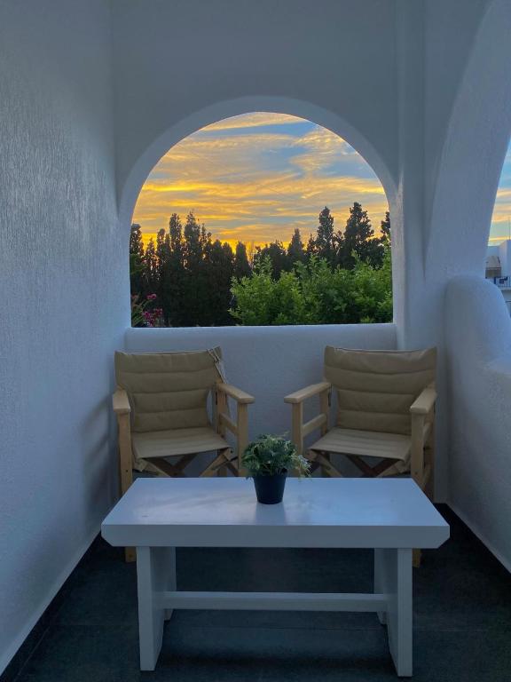 Central Parikia stay-Helios - B&B Parikia