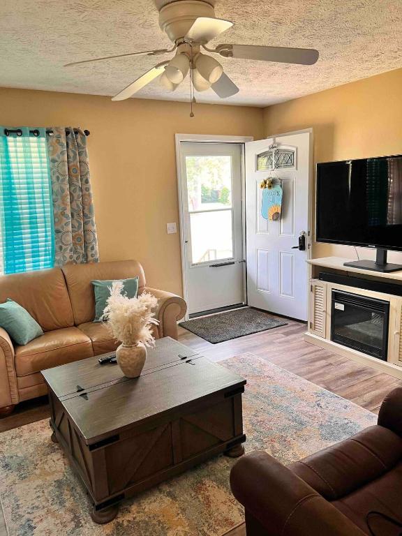 Sleeps 10 Travelers Haven - B&B Vidalia