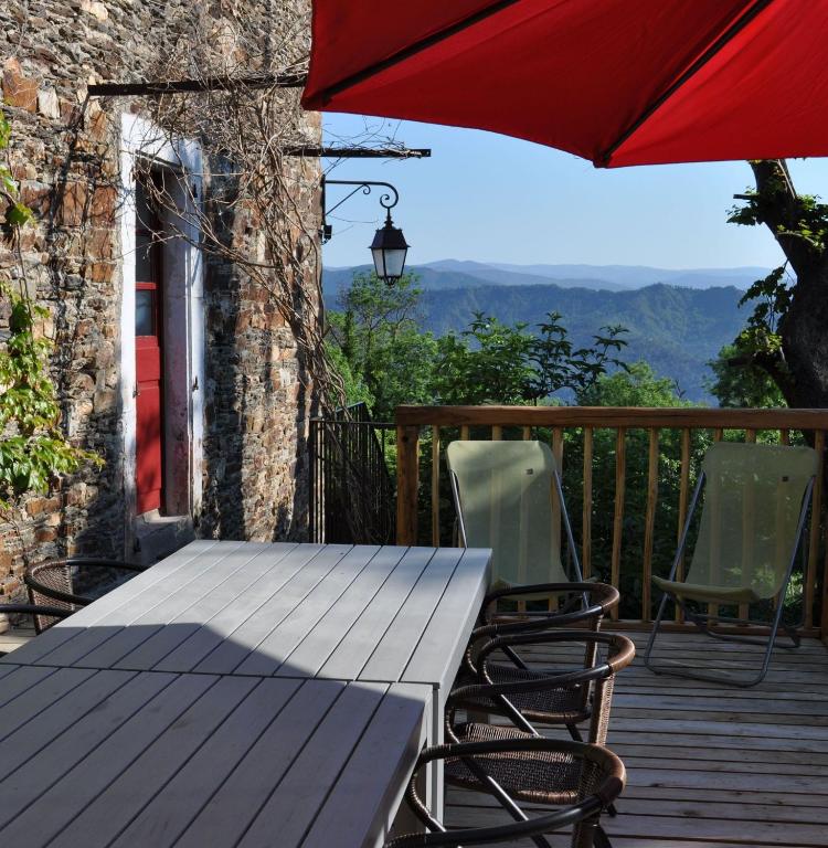 Gîte du Grand Sourel, sa vue et son jardin - B&B Moissac-Vallée-Française