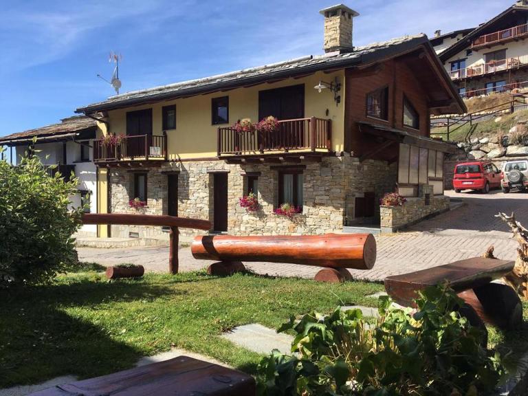 BAITA ARIANNA - bilocale MOTTA - B&B Sestriere