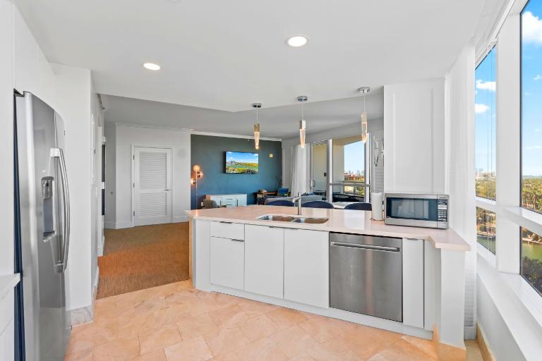 Luxury Condo at Trésor Miami Beach - B&B Miami Beach