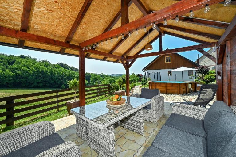 Kuća za odmor Zora - B&B Bregi Radobojski