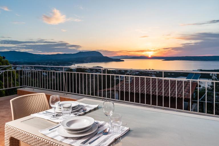 Bay View Villa 2 - B&B Kambiá