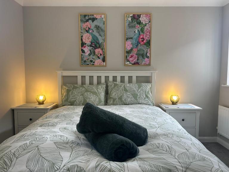 City Retreat 3 Bed House with King, Double and Single - B&B Southampton