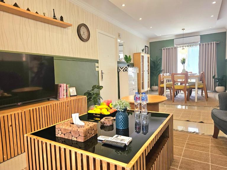 Big Family Home - Ferienwohnung Madinaty