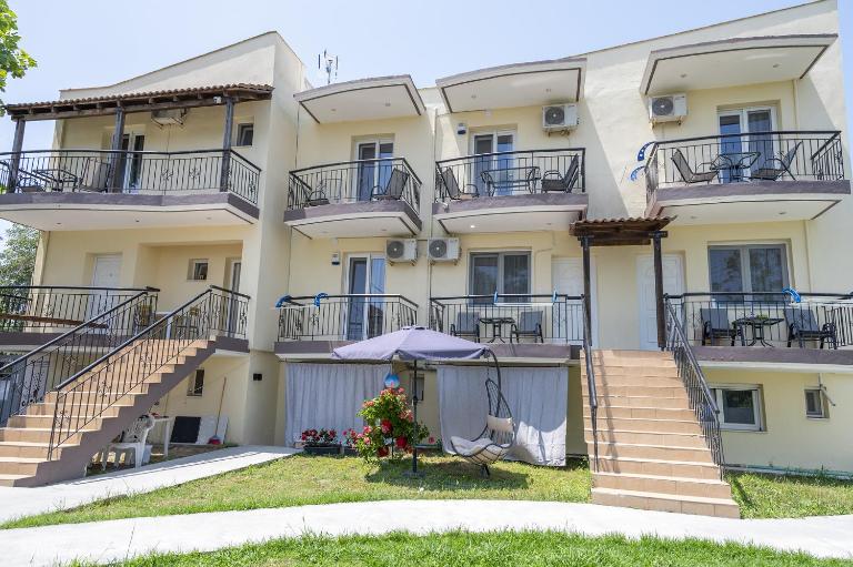 Mitro Apartments Sun & Sea, Vrasna beach - Bed and Breakfast Néa Vrasná