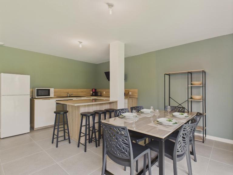 Jardin clos - Maison de plain-pied pour 4 - B&B Le Tour-du-Parc
