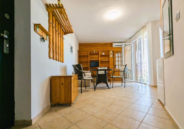 Akrotiri 2BR Apartment - Bed and Breakfast Sozopol