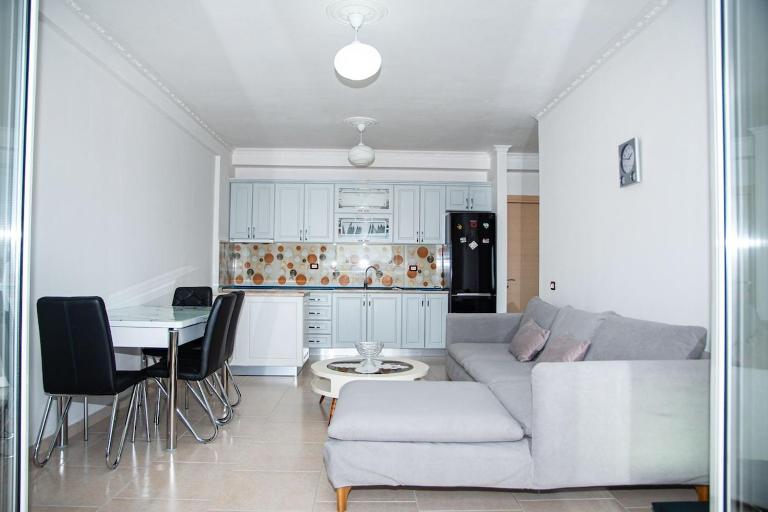 Louis Apartment - Bed and Breakfast Vlorë