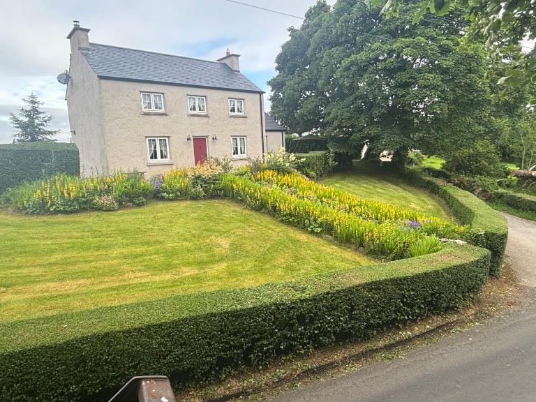 Christie's Cottage Countryside Escape with Spa - Chambres d'hôtes Dungiven