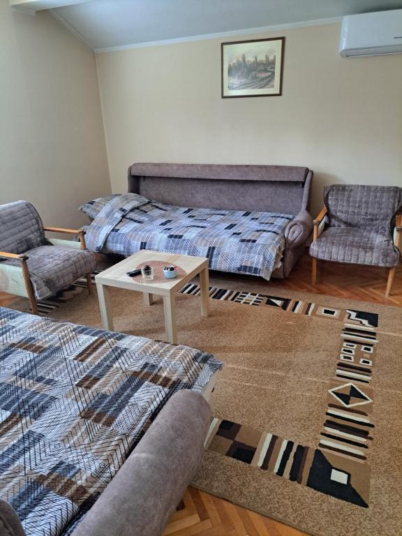 Dvosoban stan - Bed and Breakfast Užice