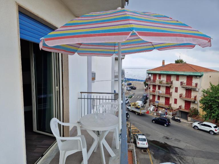 Suite Alba - charme e relax con luce del mattino - B&B Fondachelo