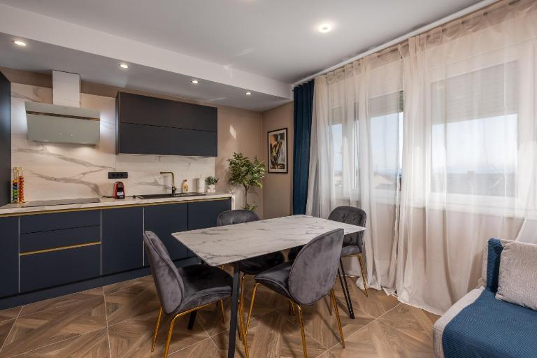 Adastra apartments with private parking and floor heating - B&B Rijeka