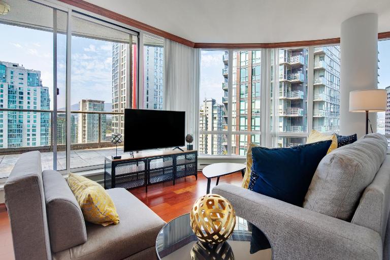 Luxury 2BR Designer Apartment In The Heart Of Downtown! - Ferienwohnung Vancouver