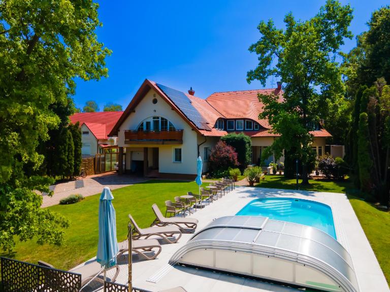 Künszler Apartmanház - B&B Zamárdi