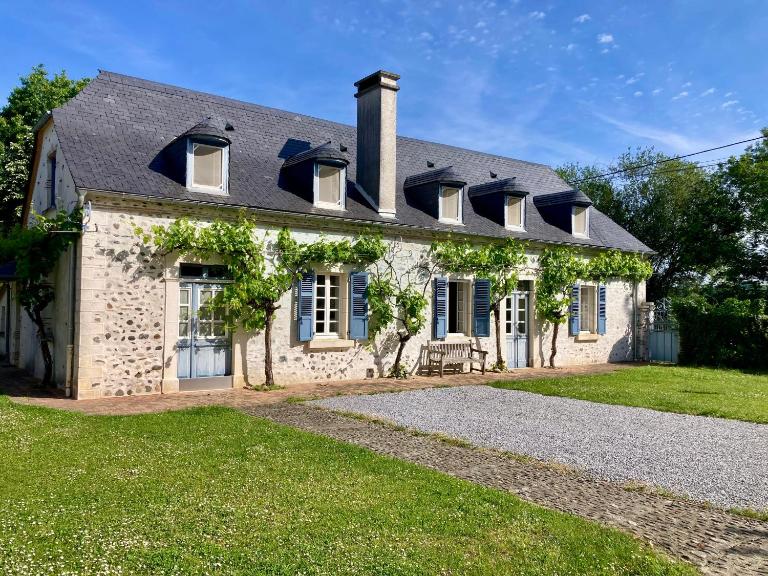 Cottage authentique et chaleureux entre Pau, Lourdes et les Pyrénées pour 7 personnes - Ferienwohnung Nousty